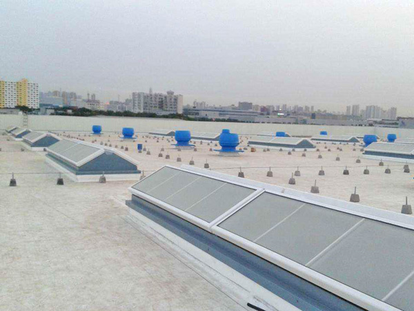 三角型排煙天窗